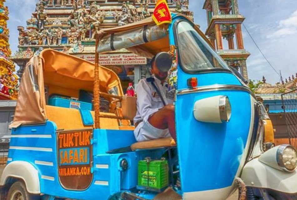 TukTuk Tour of Colombo with Lunch/Dinner at Lotus Tower